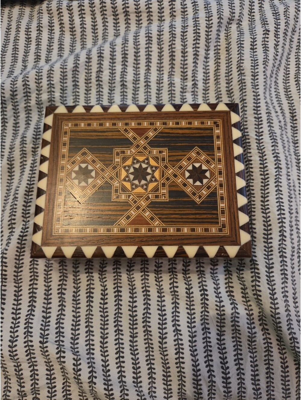 Laguna Taracea Hecho A Mano Inlaid Bone & Wood Handmade Trinket Box